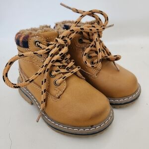 Tucker Tan Work Boots Size 5 Boys
